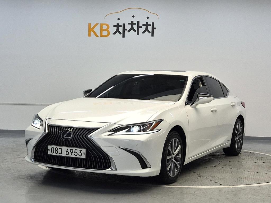 2019 LEXUS ES 