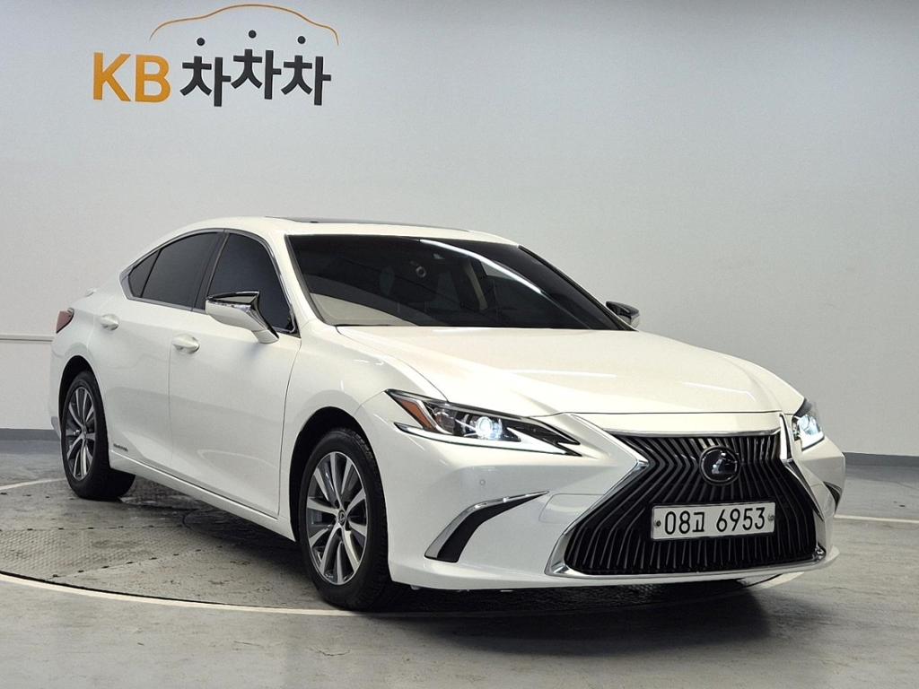 2019 LEXUS ES 