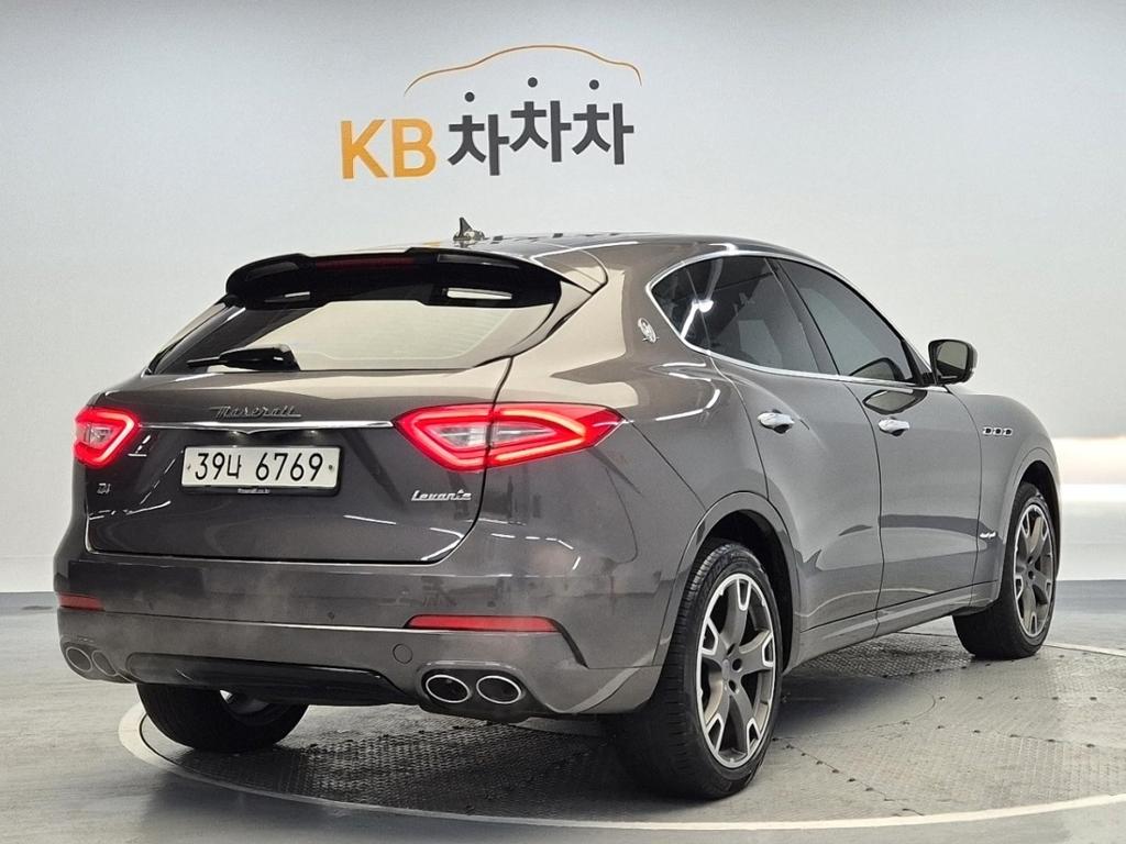 2018 MASERATI LEVANTE 
