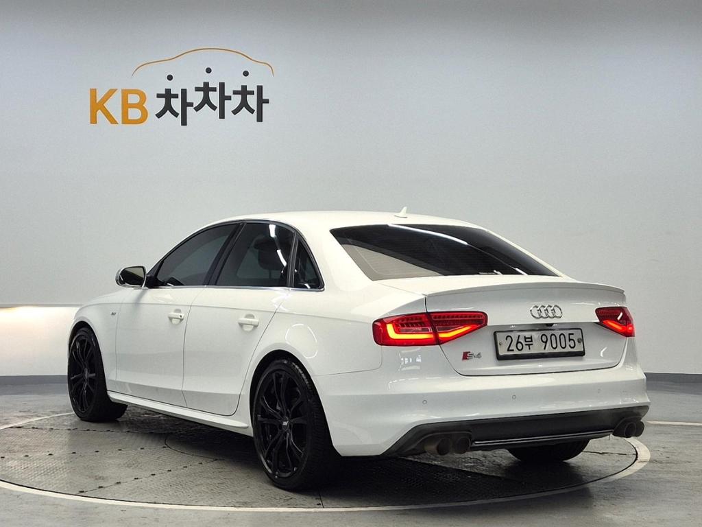 2014 AUDI A4 (4Gen) 