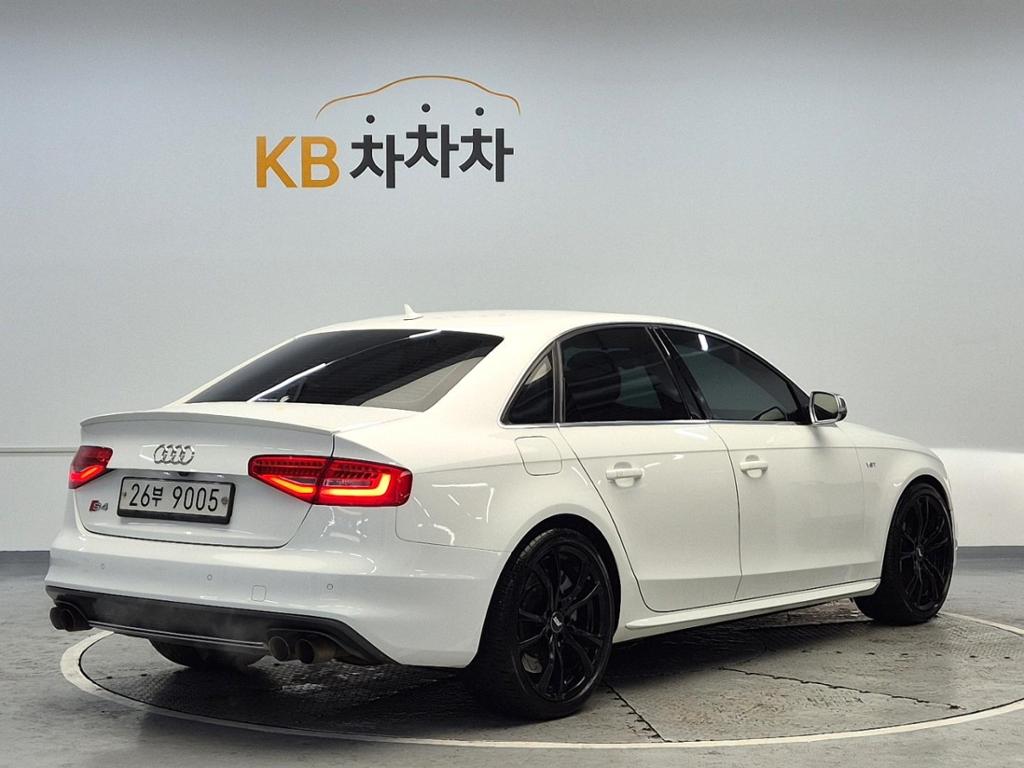 2014 AUDI A4 (4Gen) 