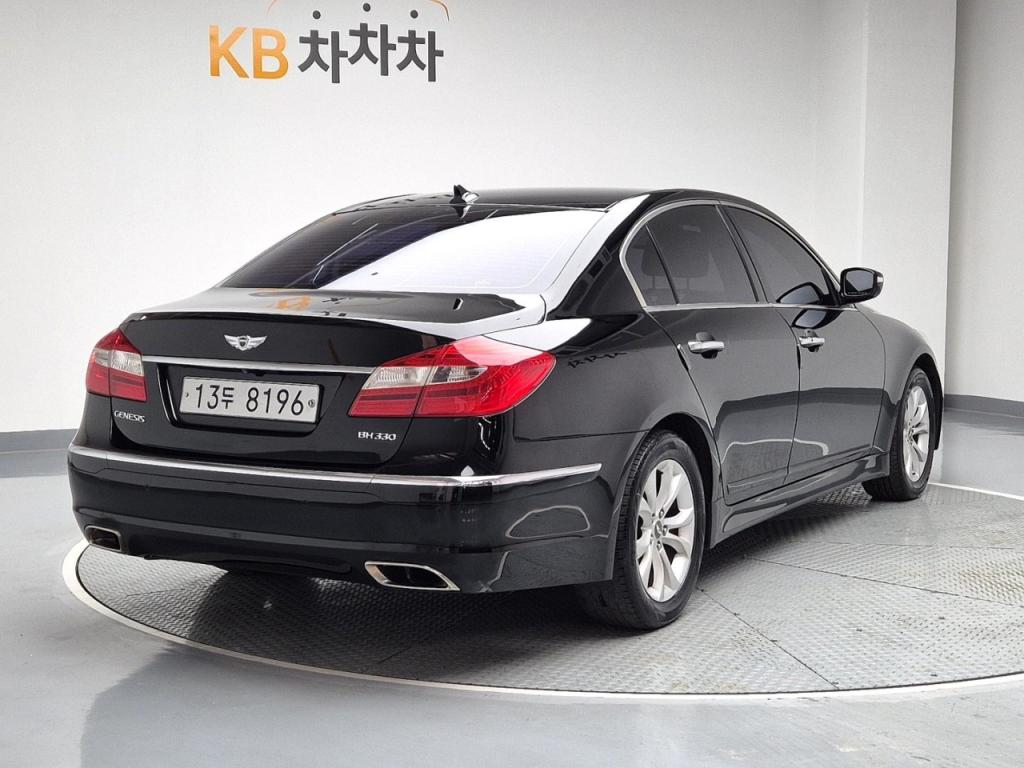 2012 HYUNDAI GENESIS 
