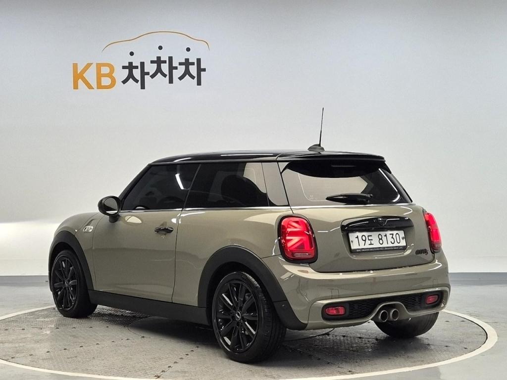2019 MINI COOPER 