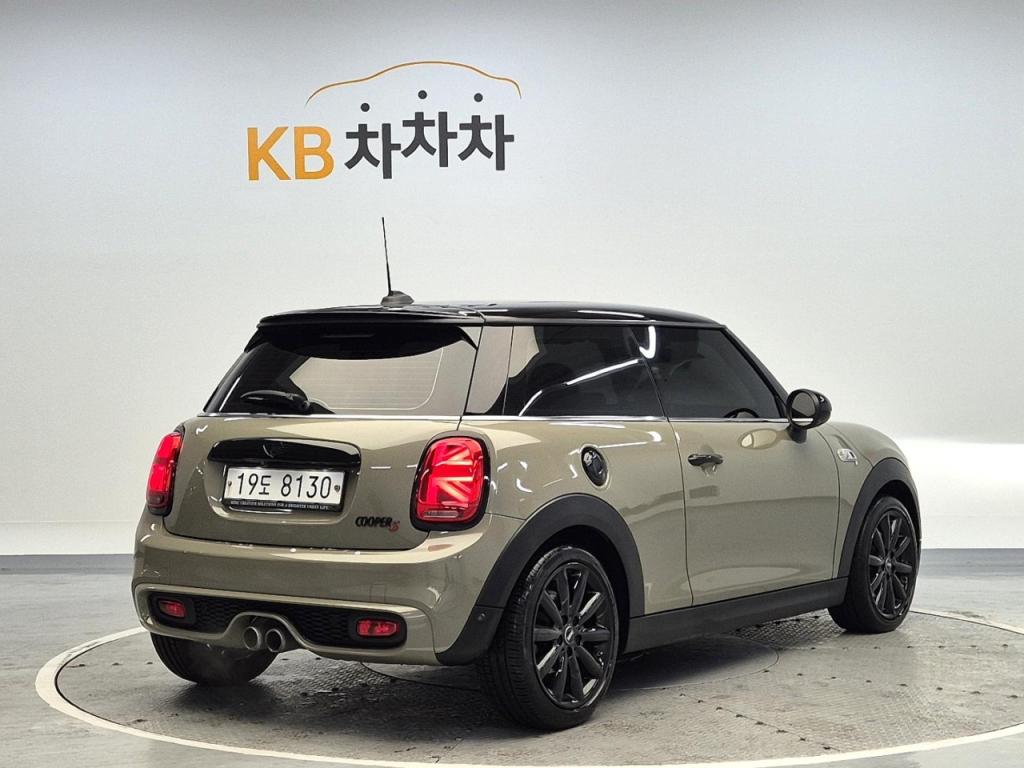 2019 MINI COOPER 