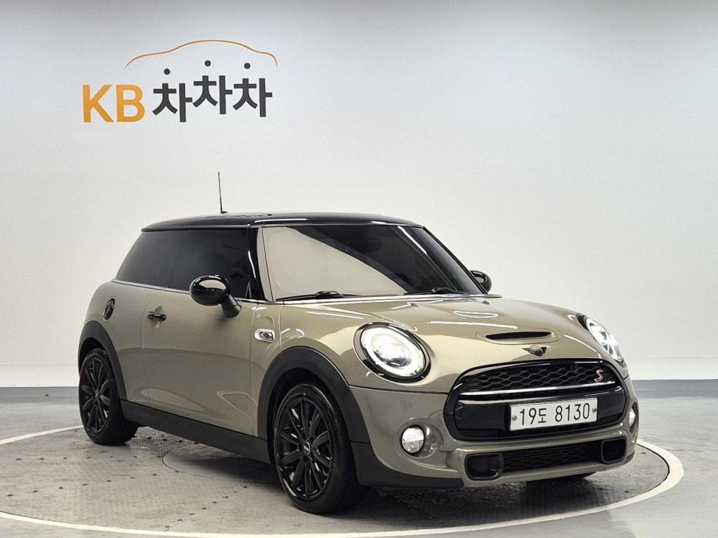 2019 MINI COOPER 