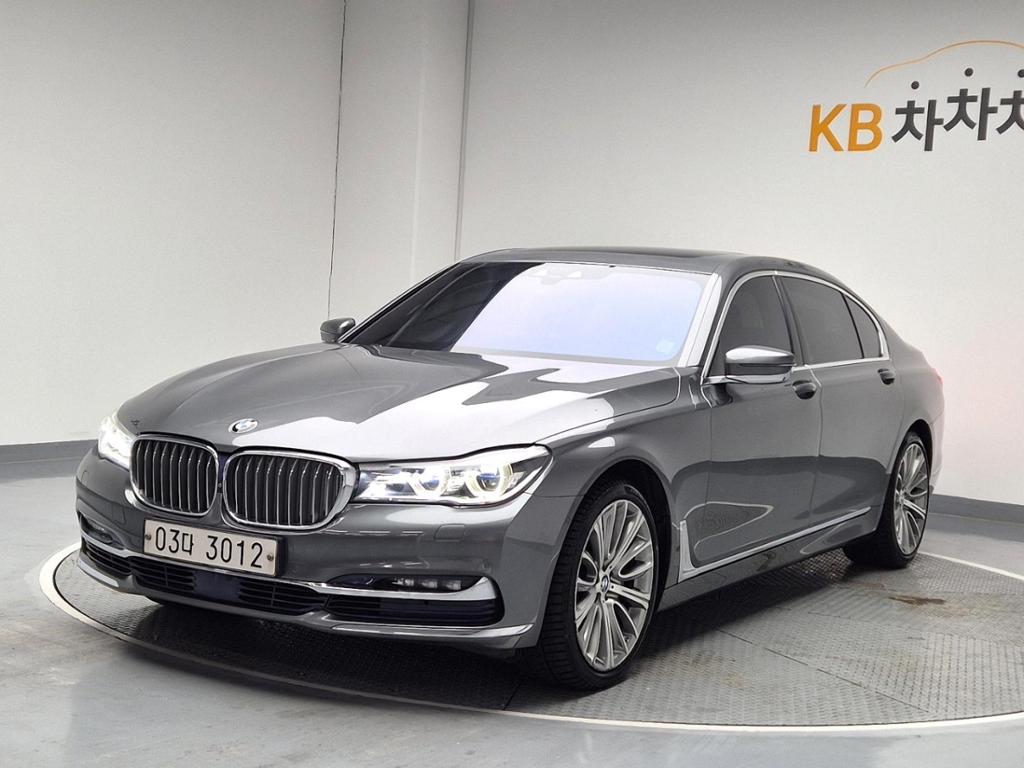 2017 BMW 7 SERIES (5Gen) 