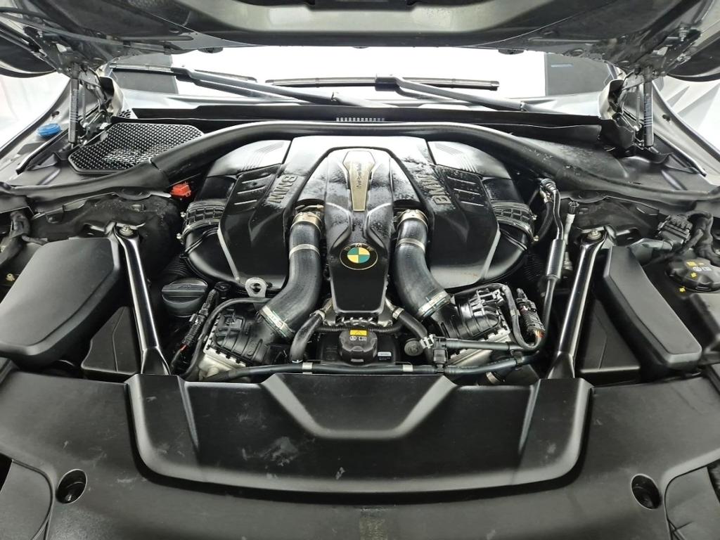 2017 BMW 7 SERIES (5Gen) 