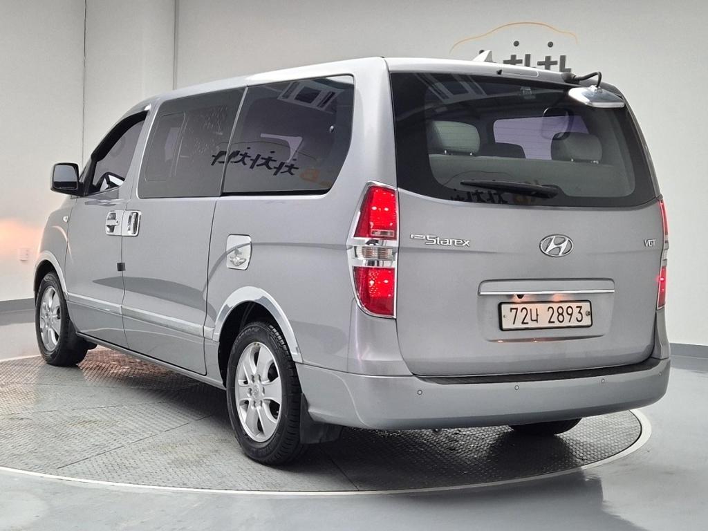 2018 HYUNDAI THE NEW GRAND STAREX 