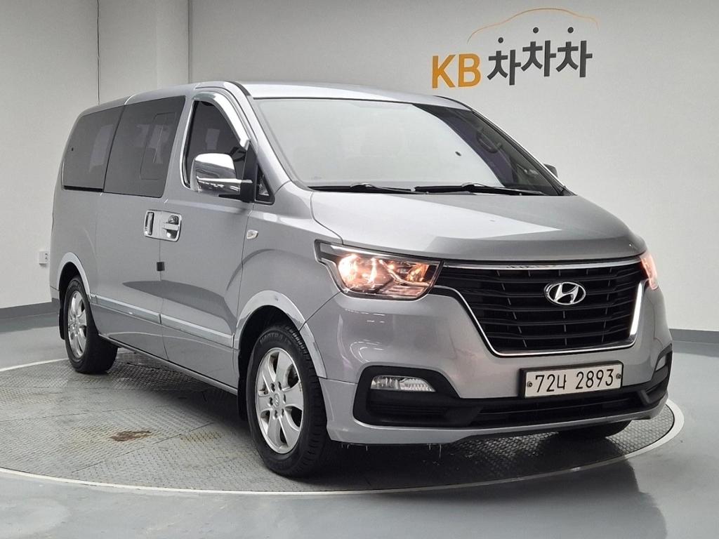 2018 HYUNDAI THE NEW GRAND STAREX 