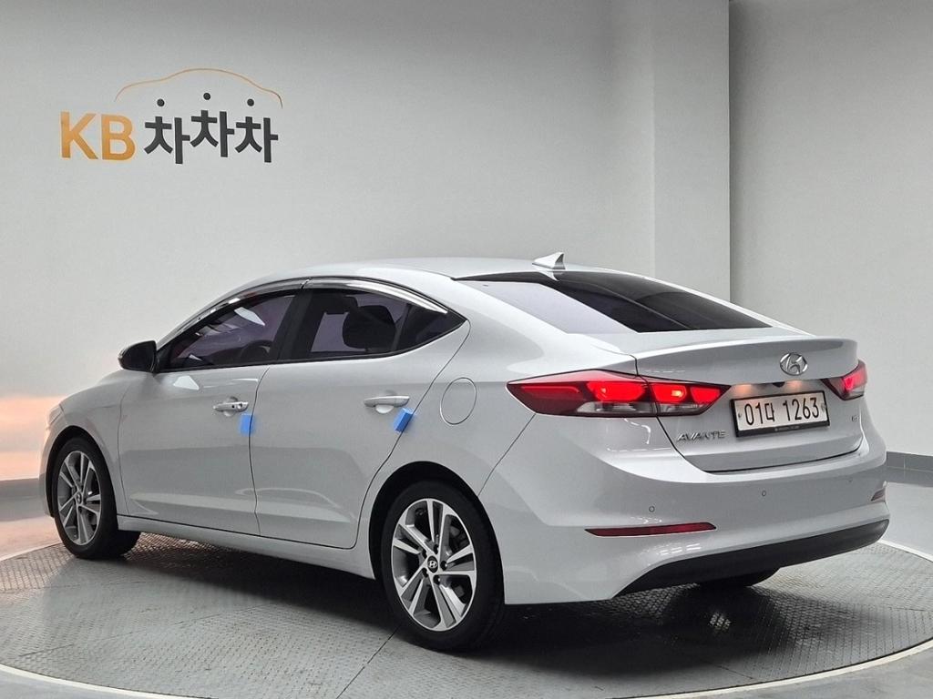 2018 HYUNDAI AVANTE AD 