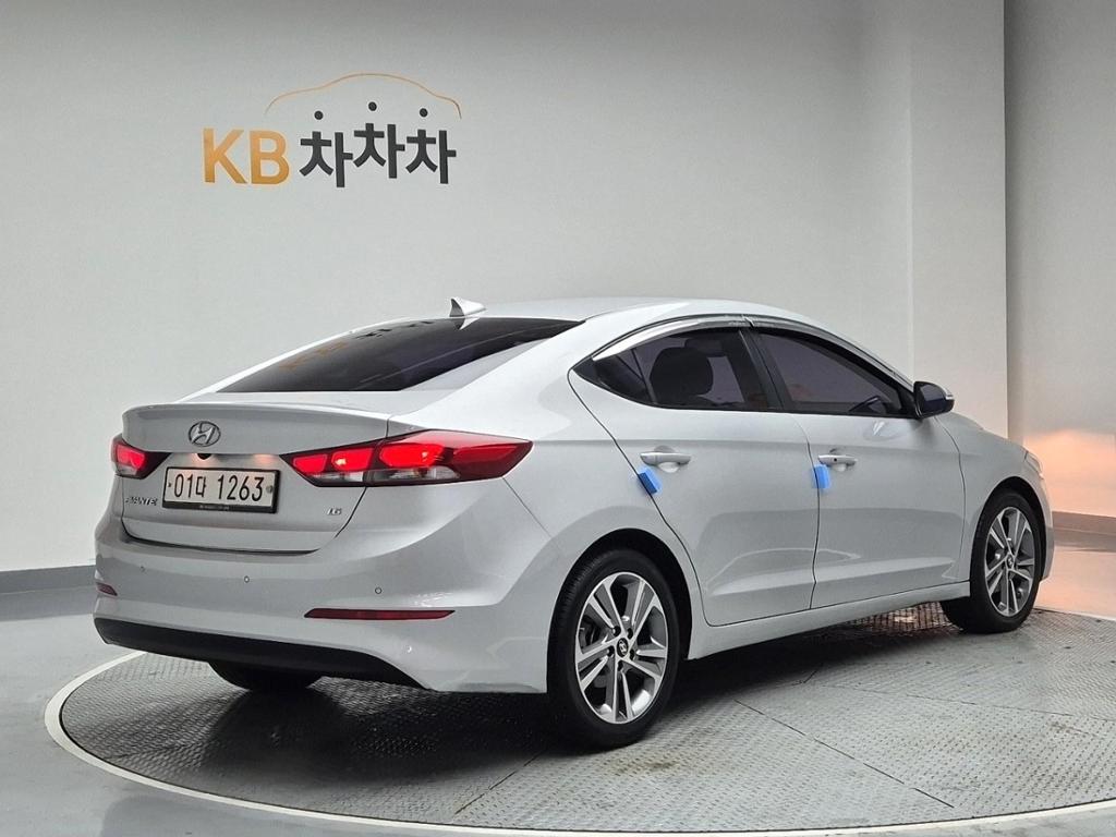 2018 HYUNDAI AVANTE AD 