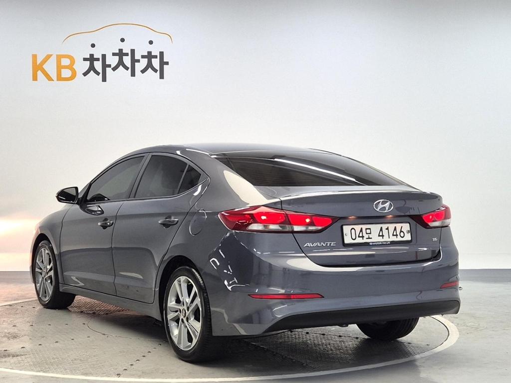 2018 HYUNDAI AVANTE AD 