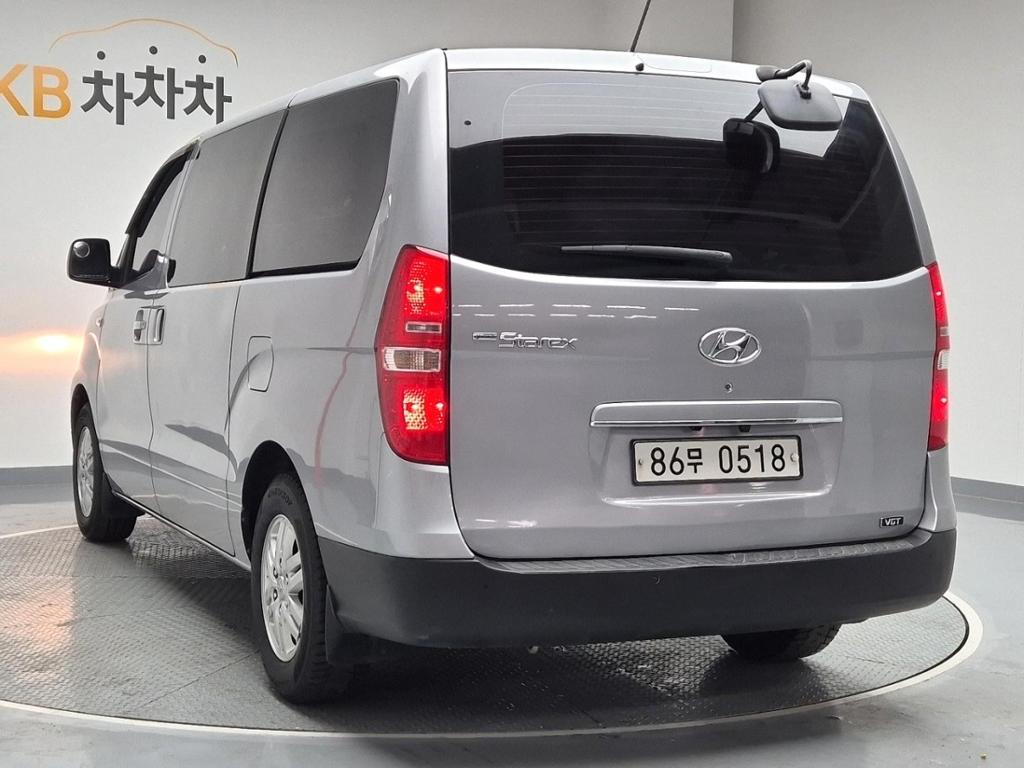 2019 HYUNDAI THE NEW GRAND STAREX 