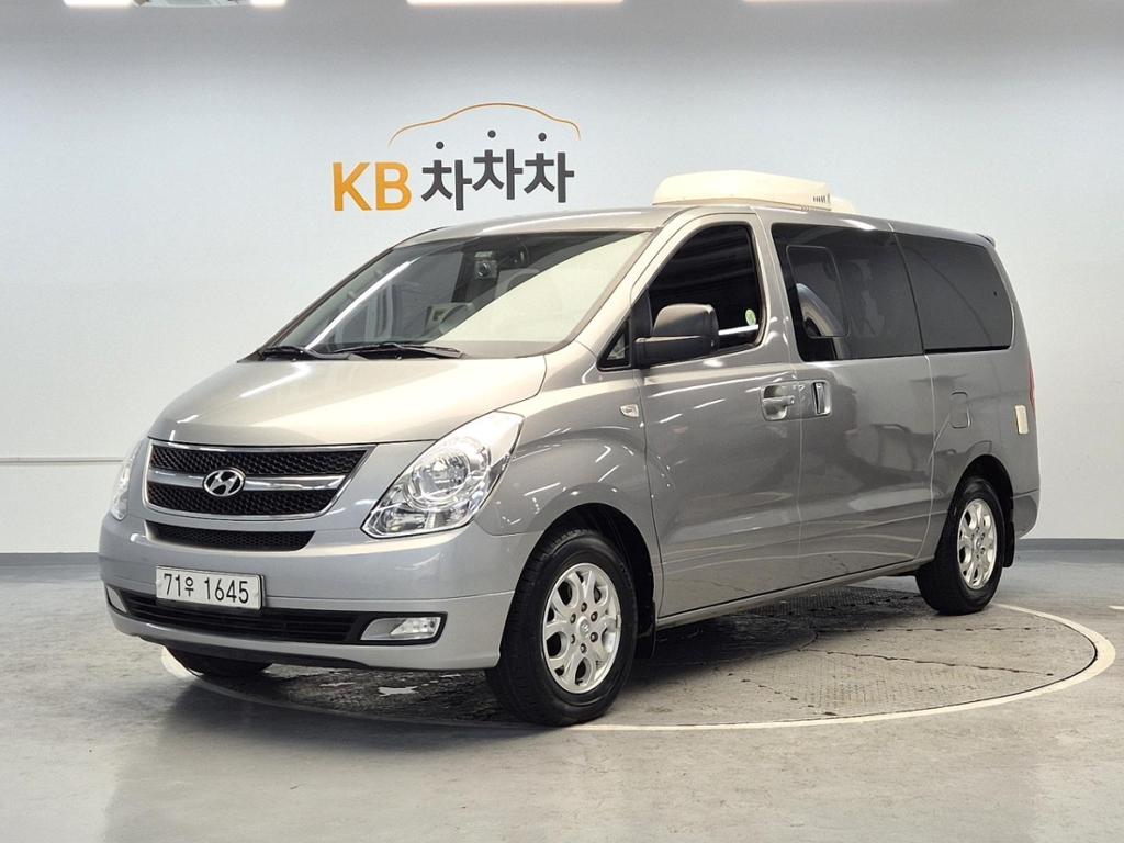2011 HYUNDAI GRAND STAREX 