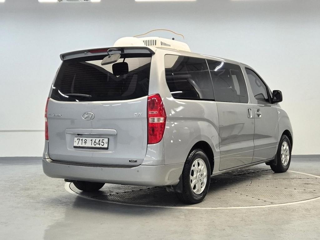 2011 HYUNDAI GRAND STAREX 