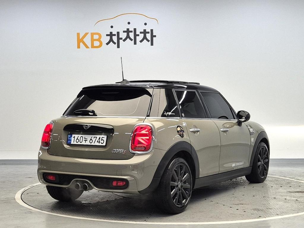 2019 MINI COOPER 