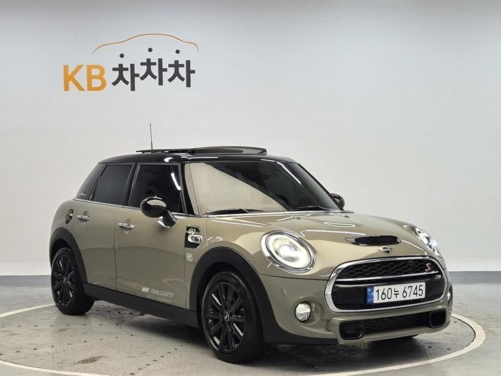 2019 MINI COOPER 