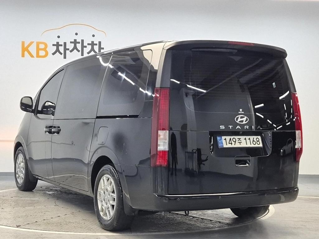 2022 HYUNDAI STARIA 
