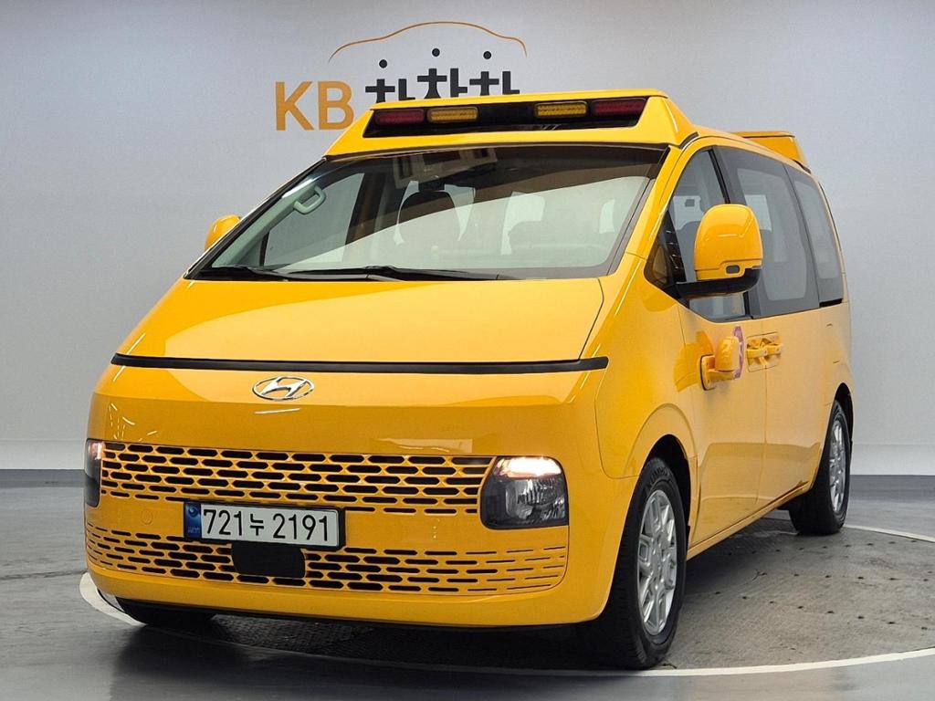 2022 HYUNDAI STARIA 