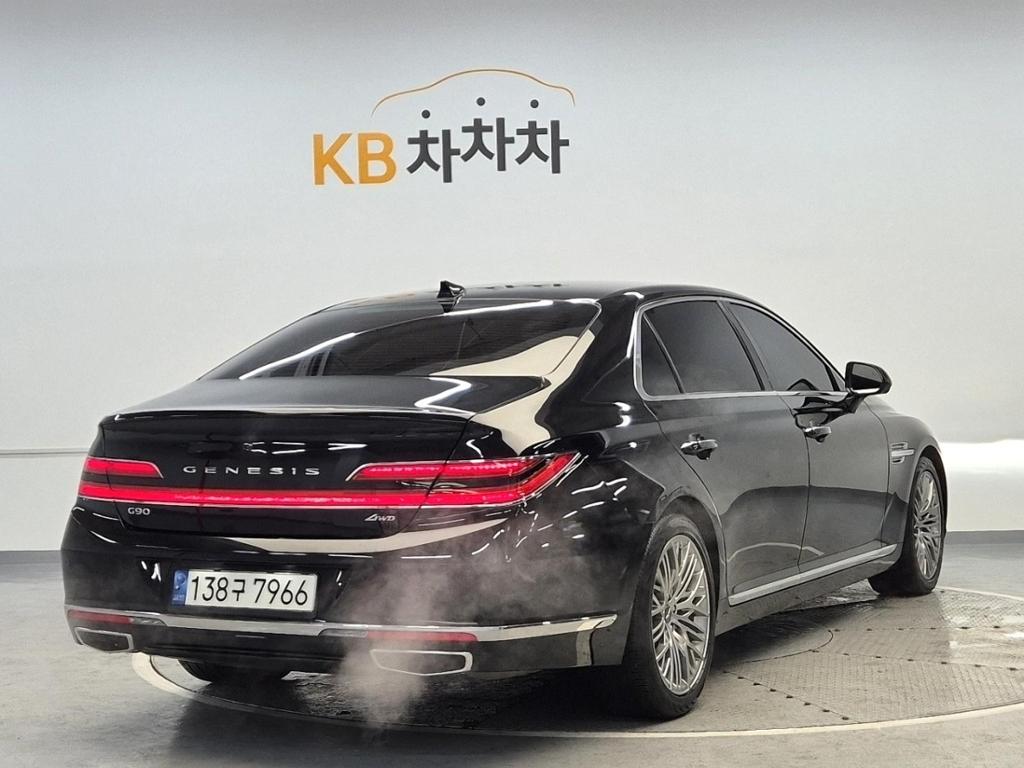2021 GENESIS G90 