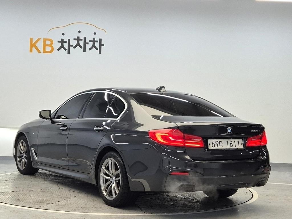 2018 BMW 5 SERIES (7Gen) 