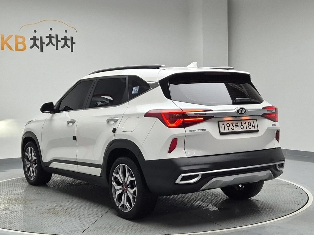 2021 KIA SELTOS 