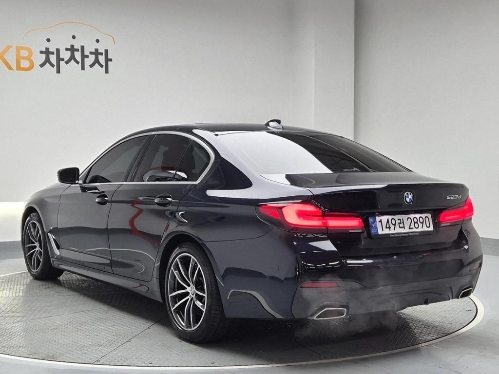 2023 BMW 5 SERIES (7Gen) 