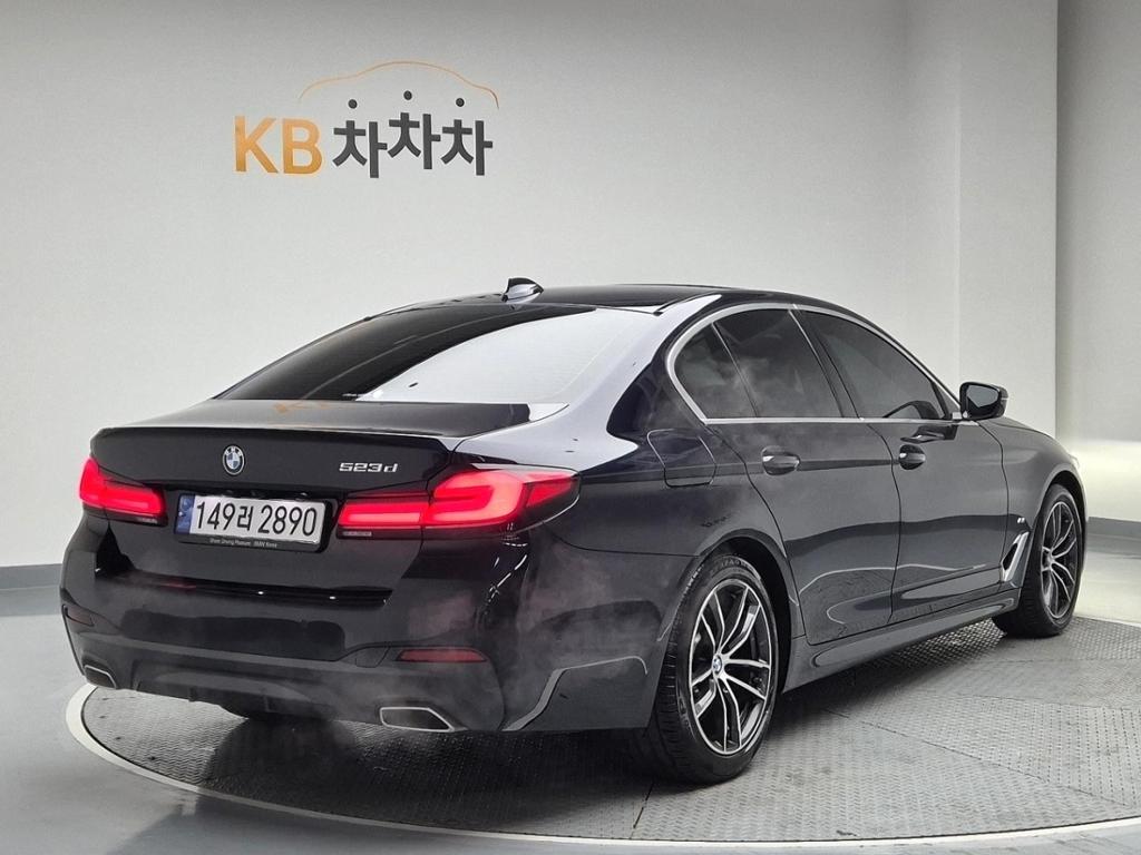 2023 BMW 5 SERIES (7Gen) 