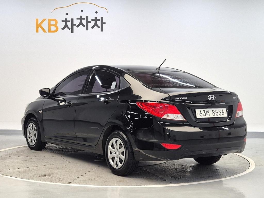 2015 HYUNDAI ACCENT (NEW) 