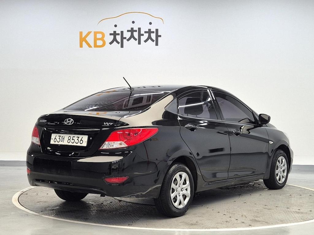 2015 HYUNDAI ACCENT (NEW) 