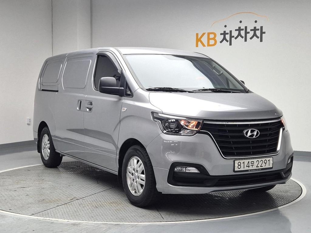2018 HYUNDAI THE NEW GRAND STAREX 
