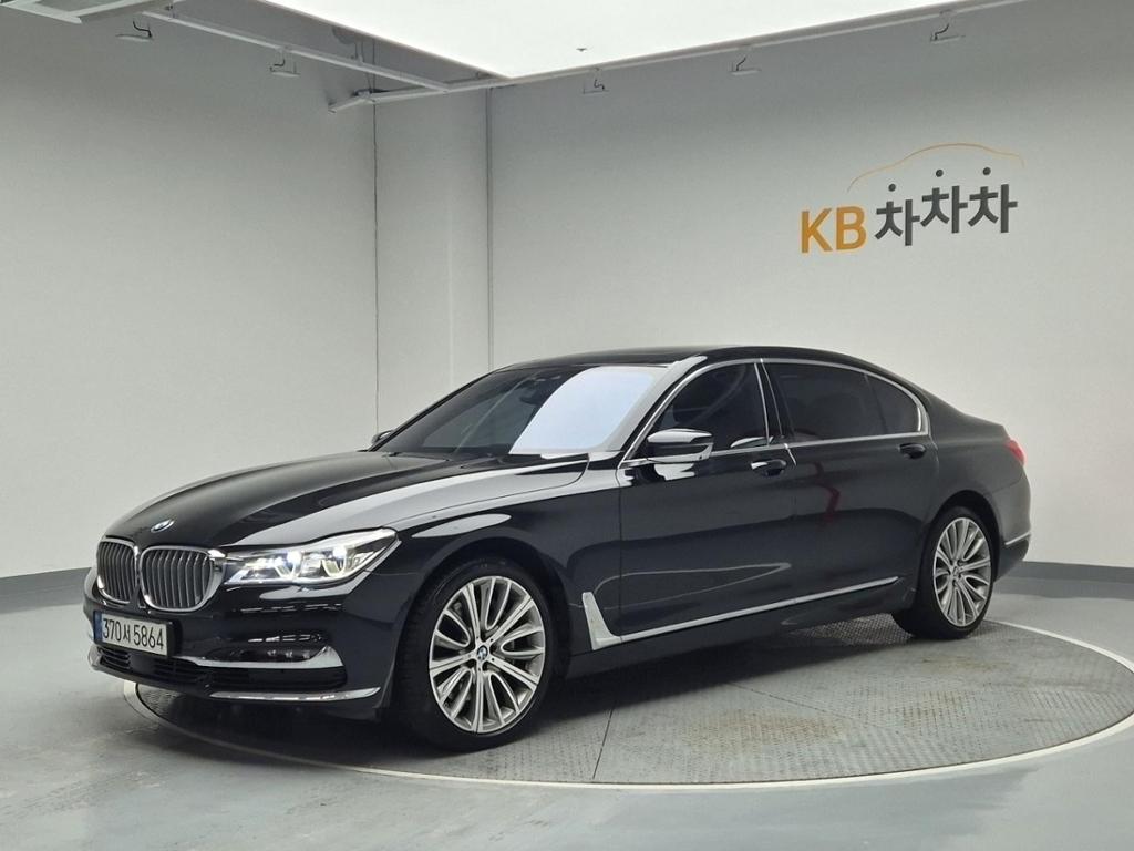 2017 BMW 7 SERIES (6Gen) 