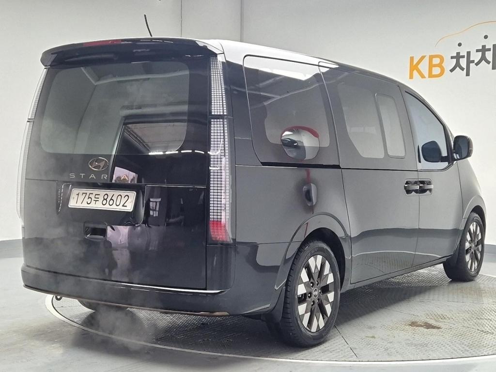 2022 HYUNDAI STARIA 