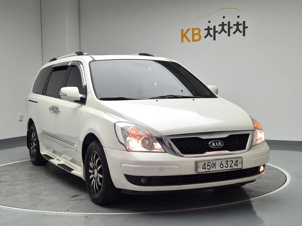 2010 KIA CARNIVAL R 