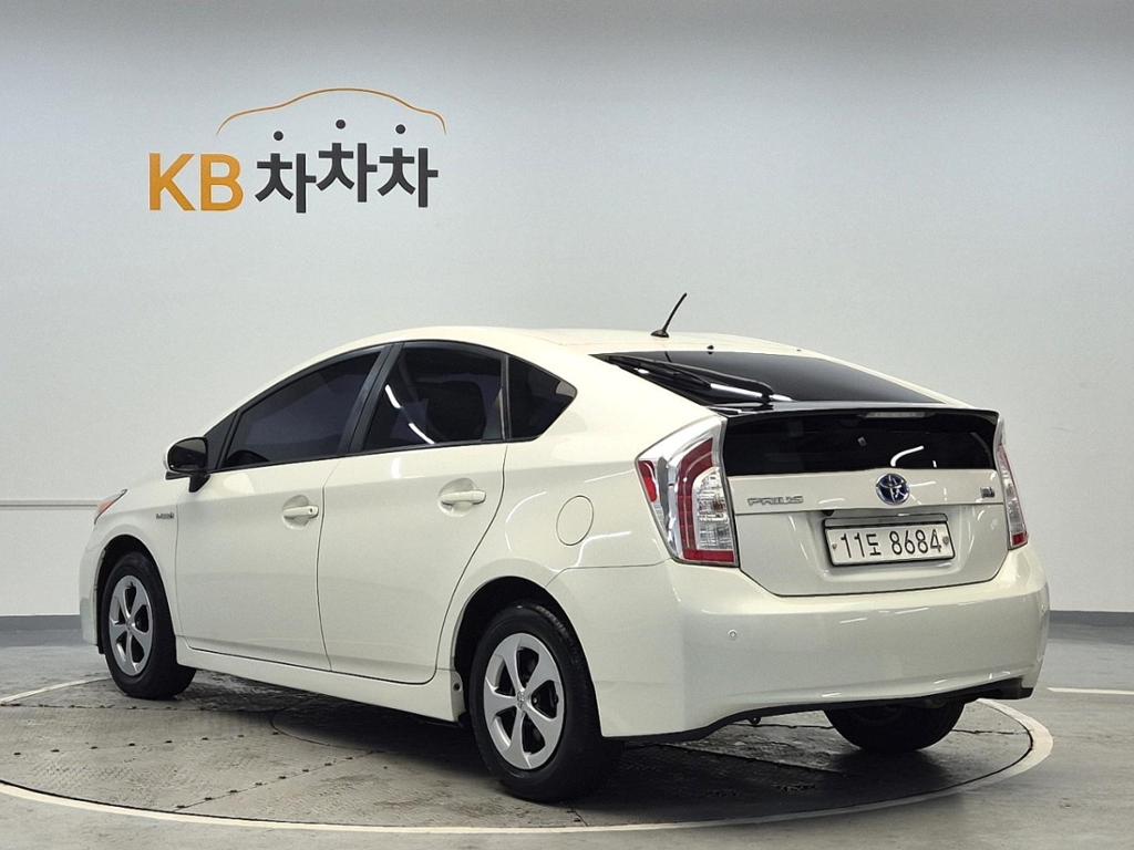 2015 TOYOTA PRIUS 
