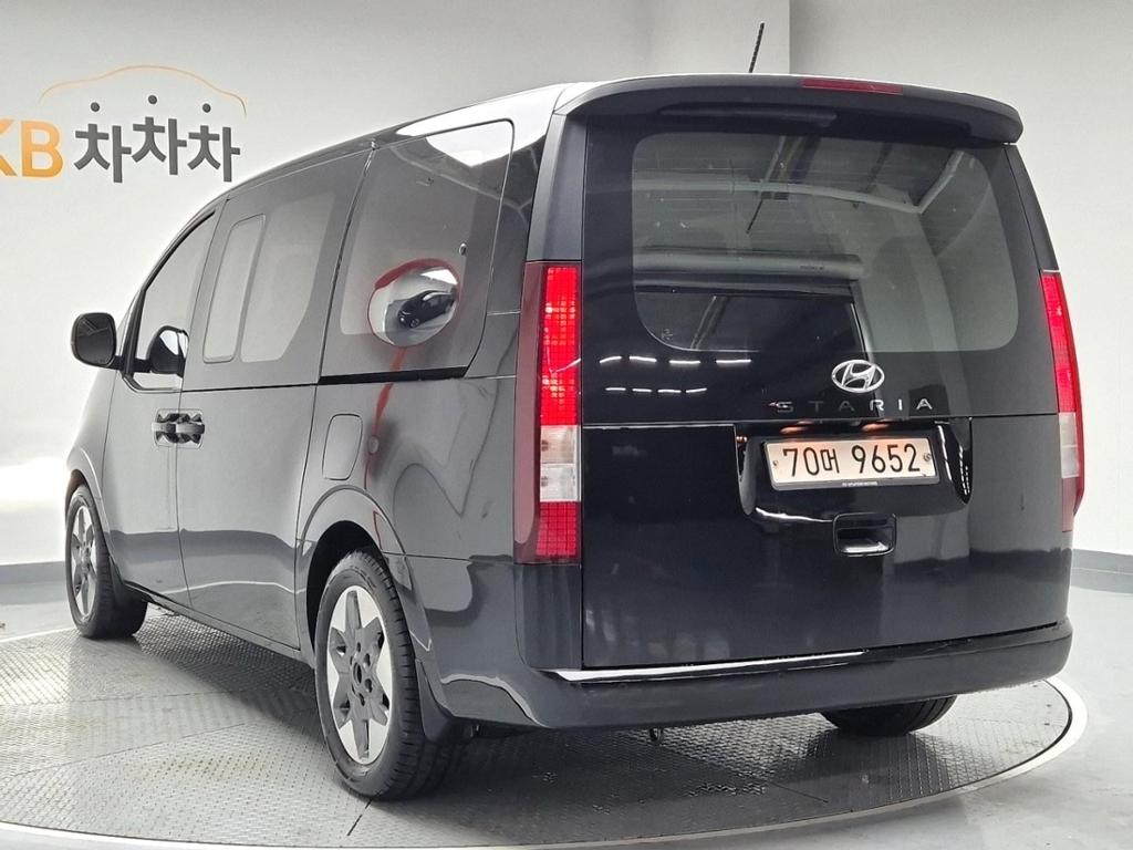 2022 HYUNDAI STARIA 