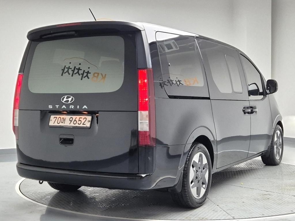 2022 HYUNDAI STARIA 