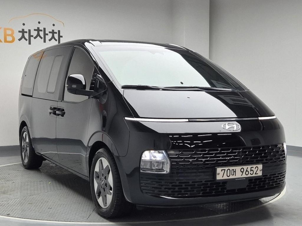 2022 HYUNDAI STARIA 