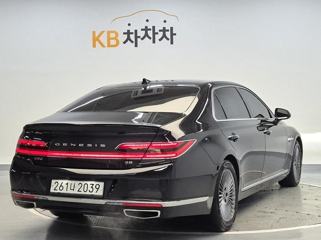 2019 GENESIS G90 