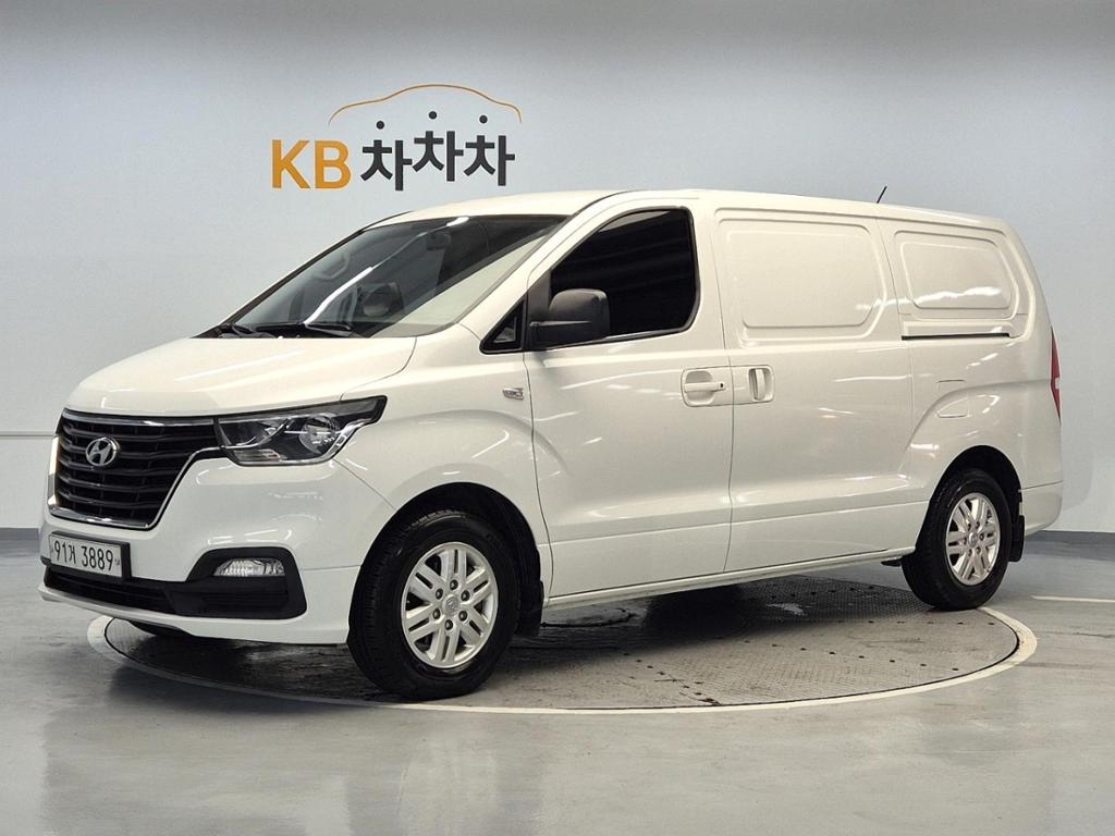2019 HYUNDAI THE NEW GRAND STAREX 