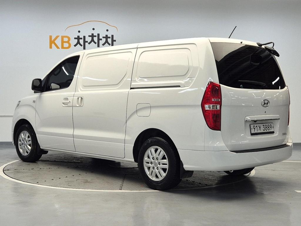 2019 HYUNDAI THE NEW GRAND STAREX 