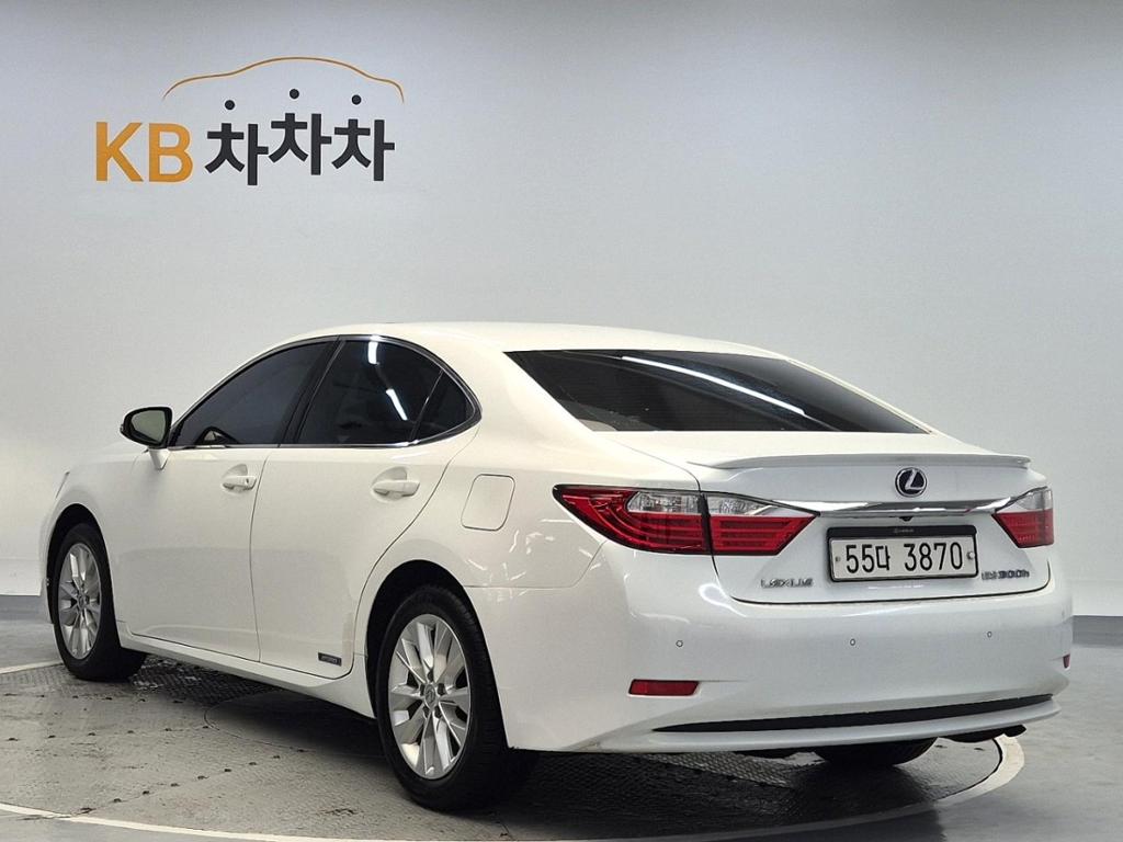 2013 LEXUS ES 