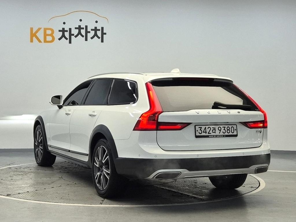 2020 VOLVO V90 CROSS COUNTRY 