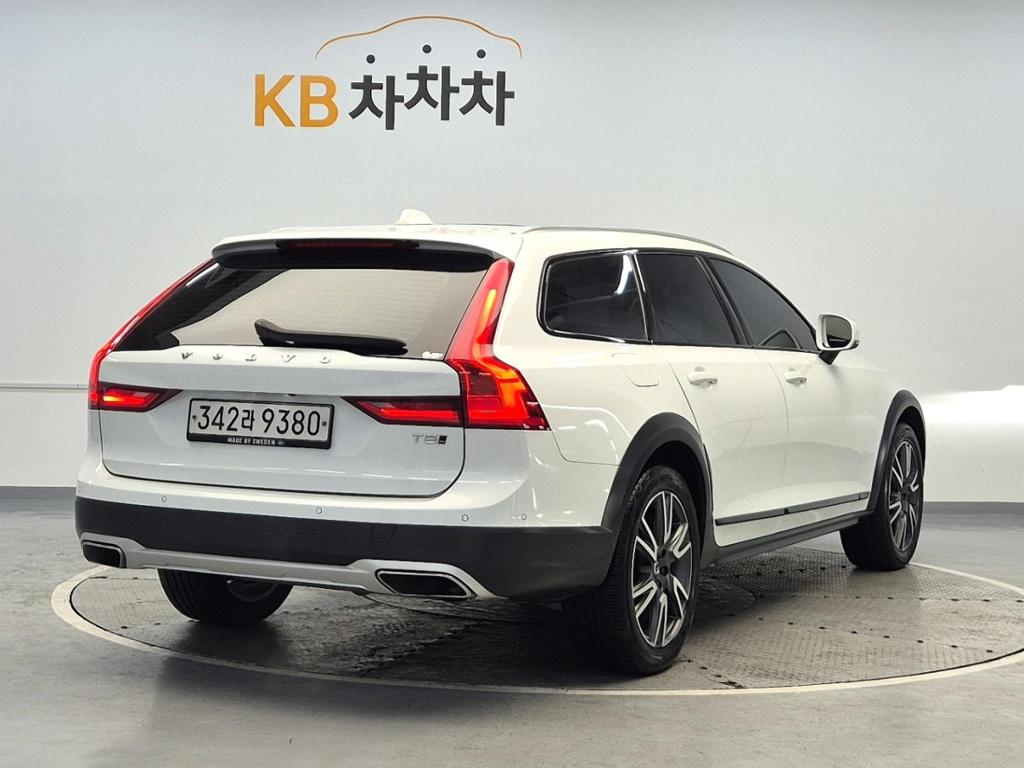 2020 VOLVO V90 CROSS COUNTRY 