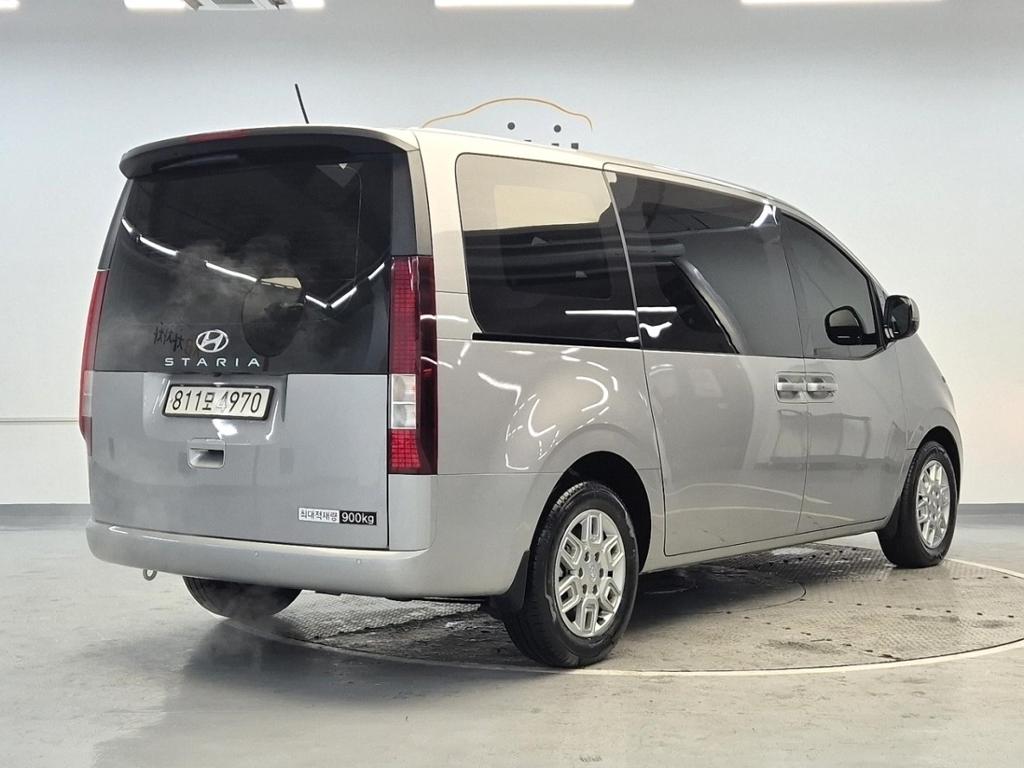 2023 HYUNDAI STARIA 