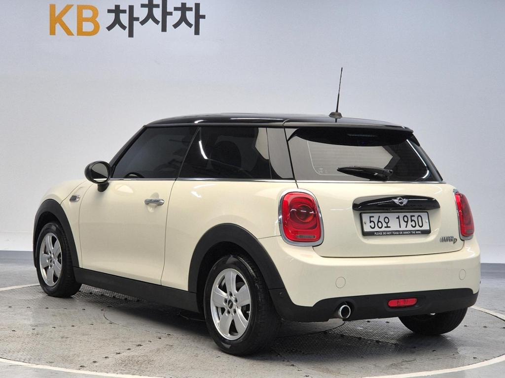 2018 MINI COOPER 