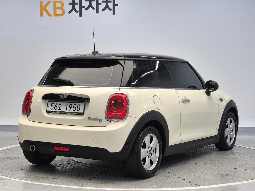 2018 MINI COOPER 