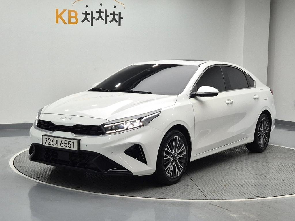 2022 KIA THE NEW K3 