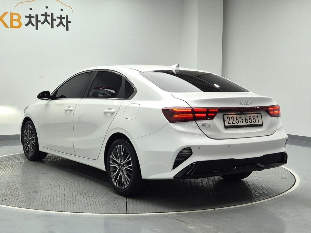 2022 KIA THE NEW K3 