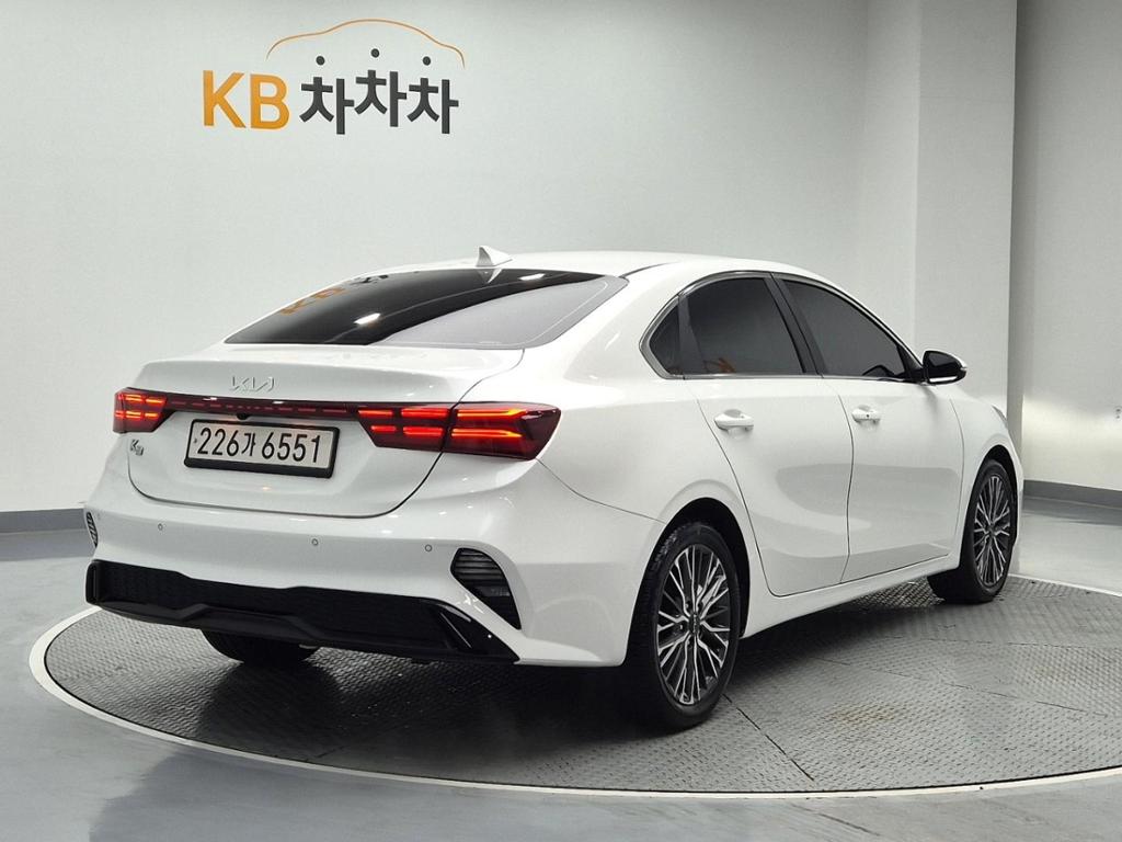 2022 KIA THE NEW K3 
